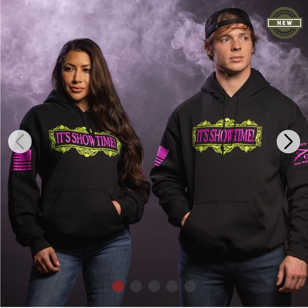 NWT Bettlejuice “It’s Showtime” hoodie unisex size XL